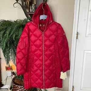 Brand New Michael Kors Zippered Down Alternative Packable Red Jacket Hooded Coat